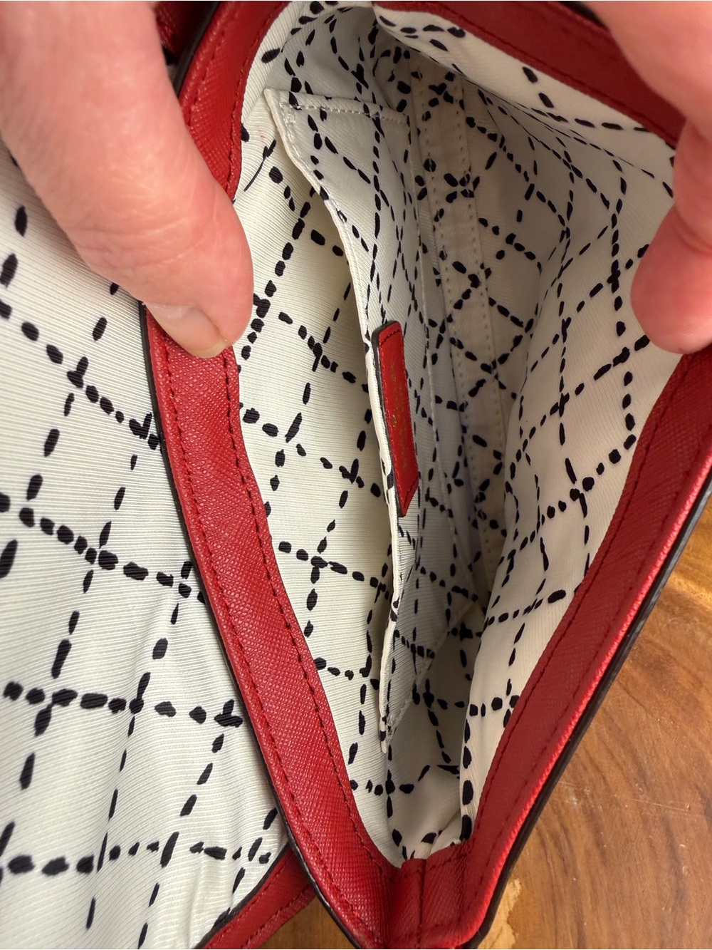 Kate Spade Red Saffiano Leather Crossbody Bag with Gold Turnlock EUC - Picture 14 of 15